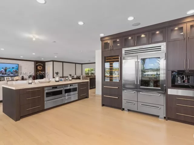 Продажа дома по адресу 600 SE 28th Ave - фото 8899532
