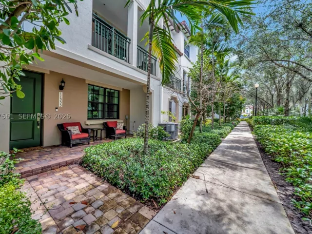 Продажа дома по адресу 11355 SW 14th St - фото 8876282
