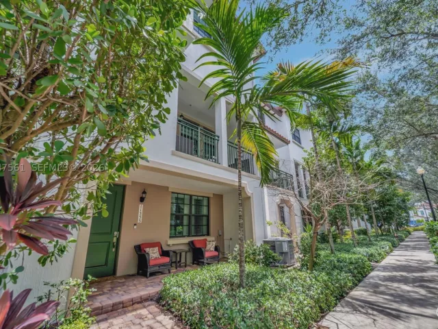 Продажа дома по адресу 11355 SW 14th St - фото 8876283