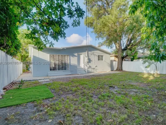 Продажа дома по адресу 1141 NW 75th St - фото 8874038