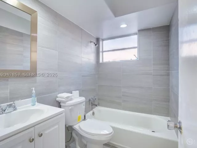 Продажа дома по адресу 1141 NW 75th St - фото 8874039