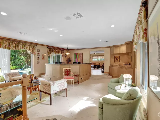 Продажа дома по адресу 11 Tam O'shanter Lane - фото 9267796