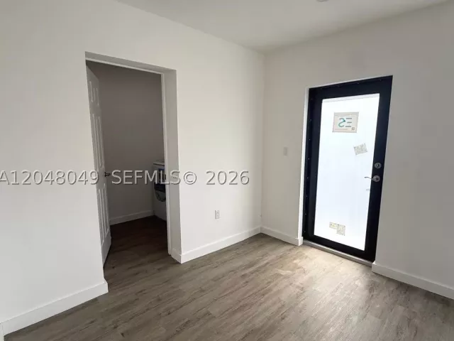 Продажа дома по адресу 2530 NW 14th Ct - фото 8920910