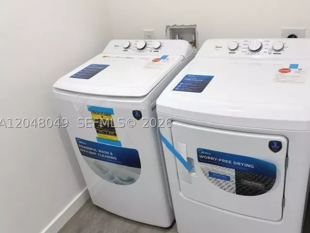 Продажа дома по адресу 2530 NW 14th Ct - фото 8920914