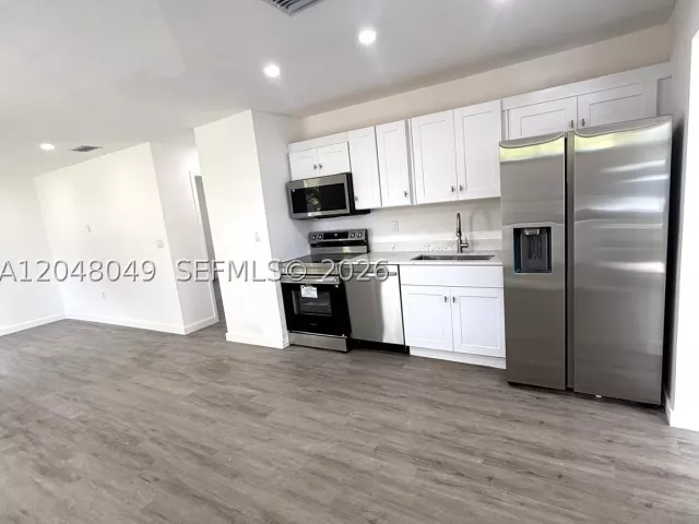Продажа дома по адресу 2530 NW 14th Ct - фото 8920905