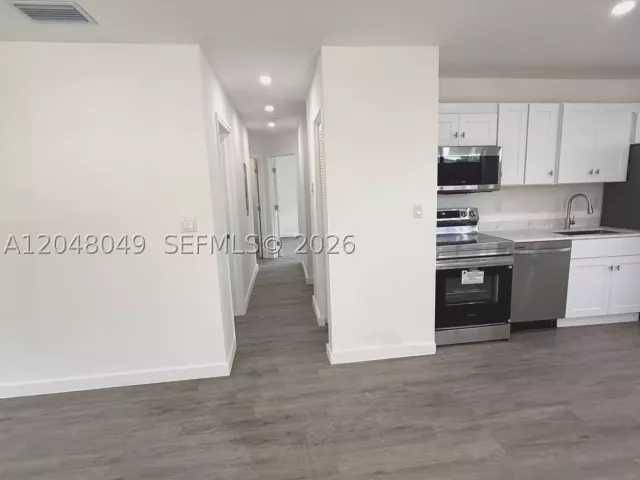 Продажа дома по адресу 2530 NW 14th Ct - фото 8920906