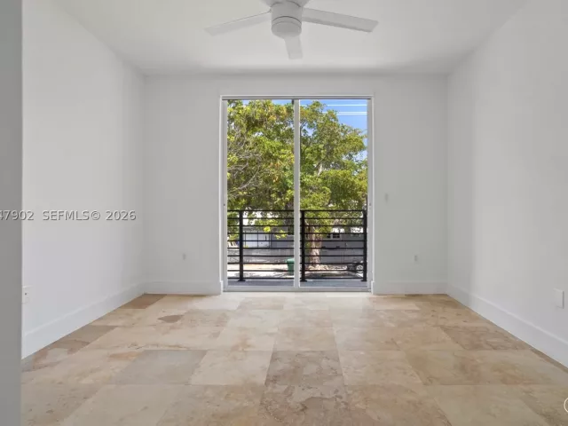 Продажа дома по адресу 7004 NE 5th Ave - фото 8874622
