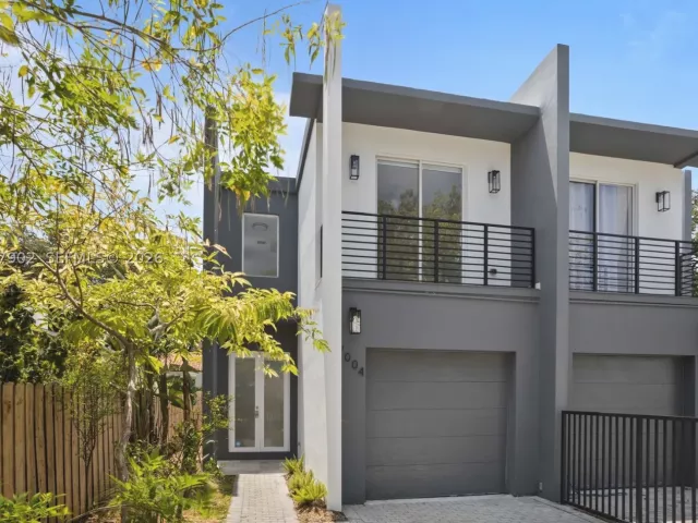 Продажа дома по адресу 7004 NE 5th Ave - фото 8874606