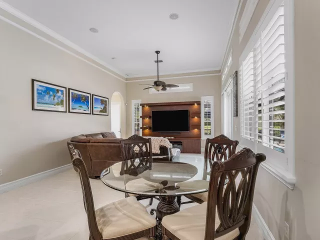 Продажа дома по адресу 1853 Palisades Drive - фото 8942949