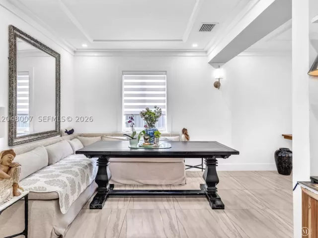 Продажа дома по адресу 310 SW 65th Ave - фото 8880388