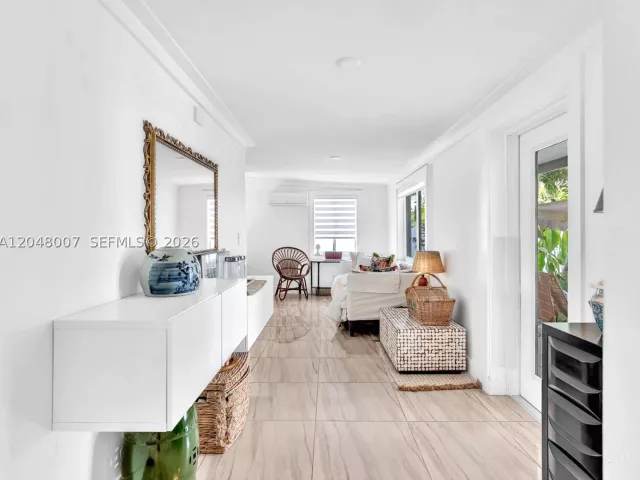 Продажа дома по адресу 310 SW 65th Ave - фото 8880391