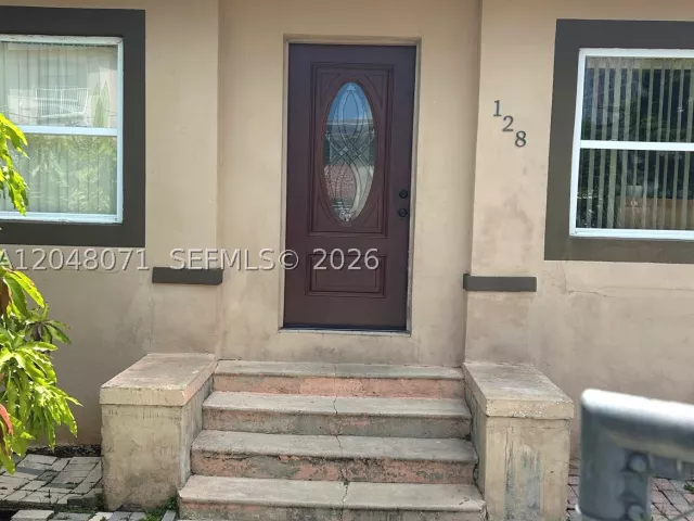 Продажа дома по адресу 128 SW 11th Ave - фото 8874659