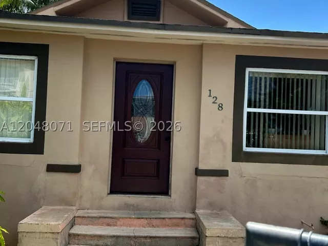Продажа дома по адресу 128 SW 11th Ave - фото 8874660