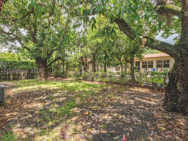 Продажа дома по адресу 245 NE 48th St - фото 8874757