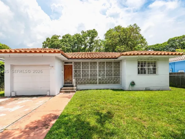 Продажа дома по адресу 245 NE 48th St - фото 8874744