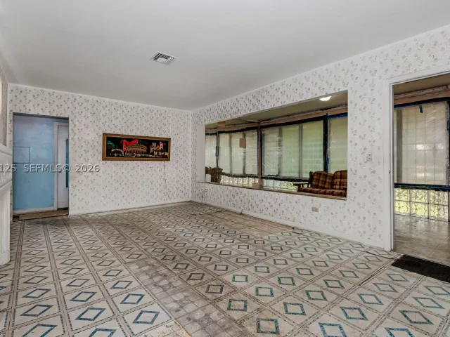 Продажа дома по адресу 245 NE 48th St - фото 8874745