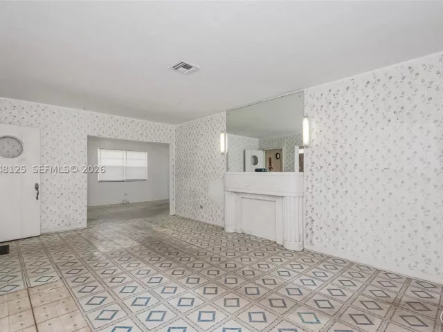 Продажа дома по адресу 245 NE 48th St - фото 8874746