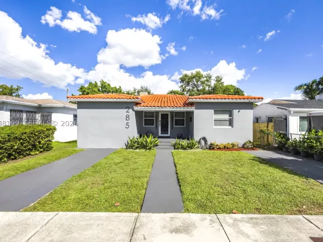 Продажа дома по адресу 285 NW 45th St - фото 8912664