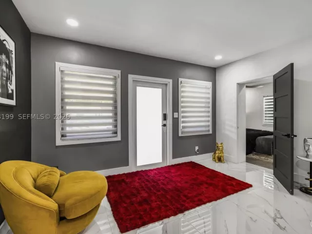 Продажа дома по адресу 285 NW 45th St - фото 8912670
