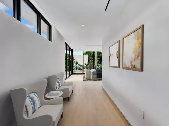 Продажа дома по адресу 2130 S Miami Avenue - фото 8901460