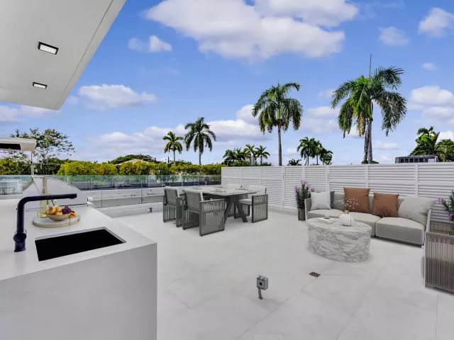 Продажа дома по адресу 2130 S Miami Avenue - фото 8901451