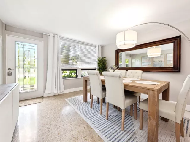 Продажа дома по адресу 2507 NW 8th Avenue - фото 9355751