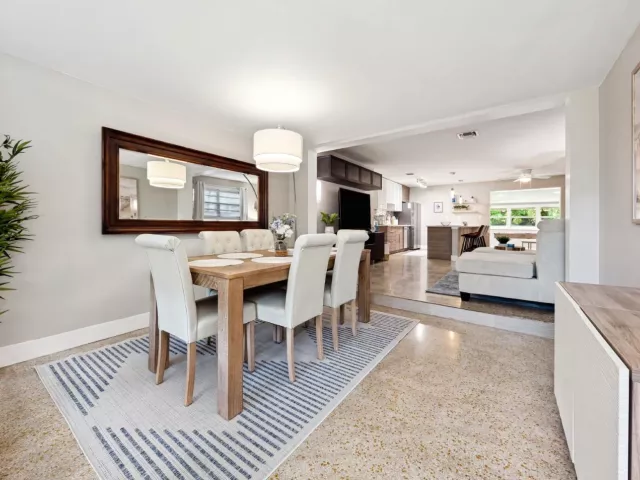 Продажа дома по адресу 2507 NW 8th Avenue - фото 9355756