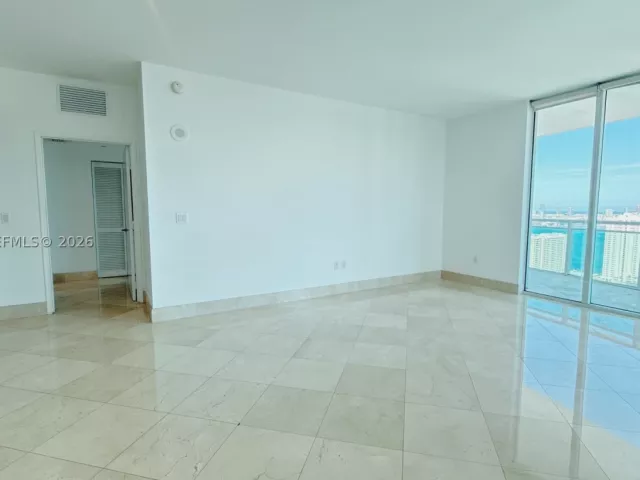 Квартира в аренду номер3411 - фото 8876579