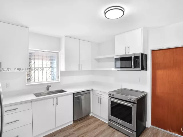 Продажа дома по адресу 2323 NW 1st St - фото 8913175