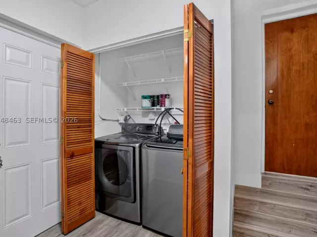 Продажа дома по адресу 2323 NW 1st St - фото 8913178