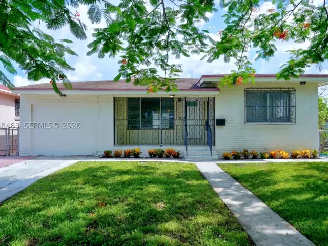 Продажа дома по адресу 2323 NW 1st St - фото 8913162