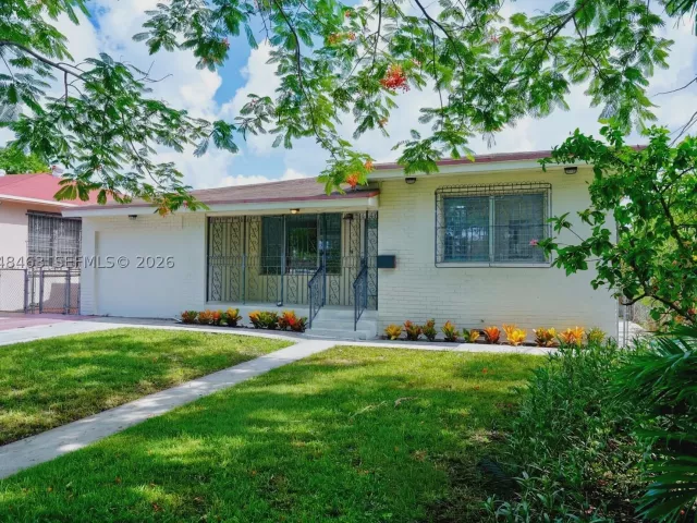 Продажа дома по адресу 2323 NW 1st St - фото 8913163