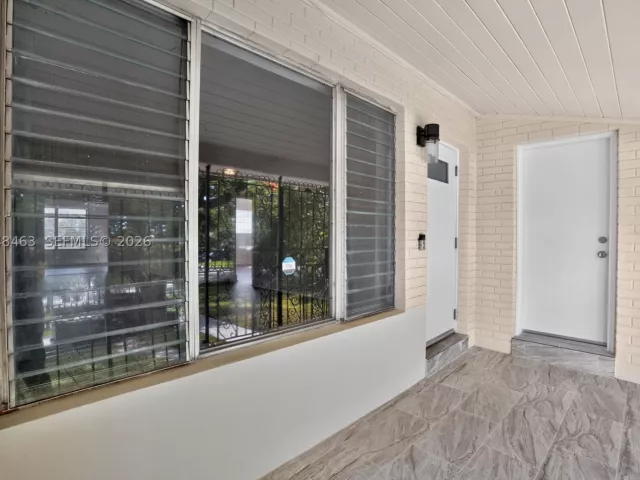 Продажа дома по адресу 2323 NW 1st St - фото 8913166