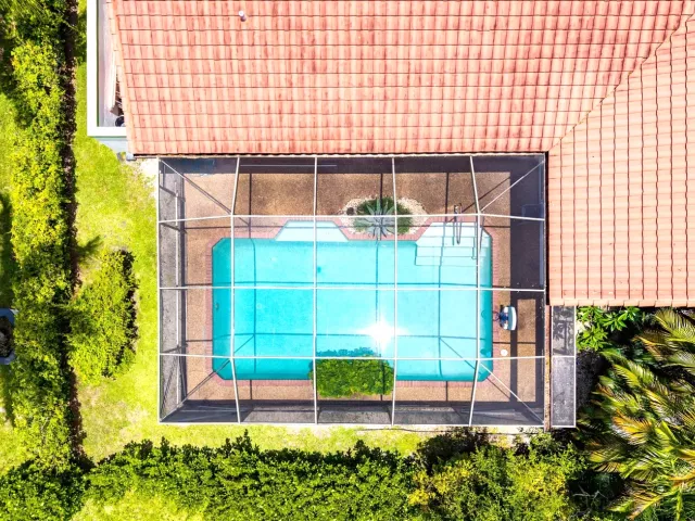 Продажа дома по адресу 2601 NW 27th Terrace - фото 8896385