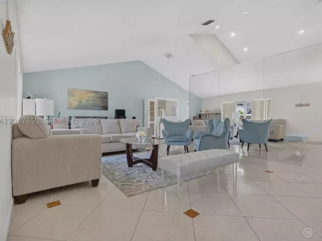 Продажа дома по адресу 16203 NW 8th Dr - фото 8876444