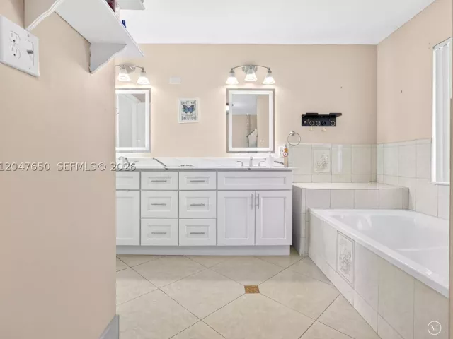Продажа дома по адресу 16203 NW 8th Dr - фото 8876450
