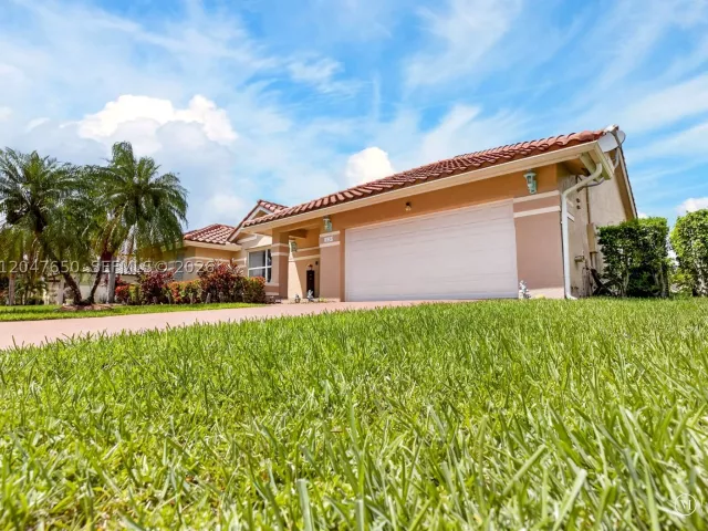 Продажа дома по адресу 16203 NW 8th Dr - фото 8876435