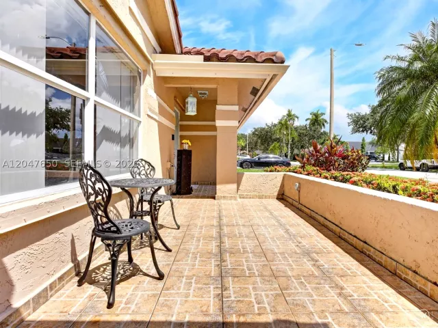 Продажа дома по адресу 16203 NW 8th Dr - фото 8876437