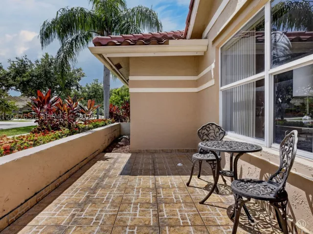 Продажа дома по адресу 16203 NW 8th Dr - фото 8876438
