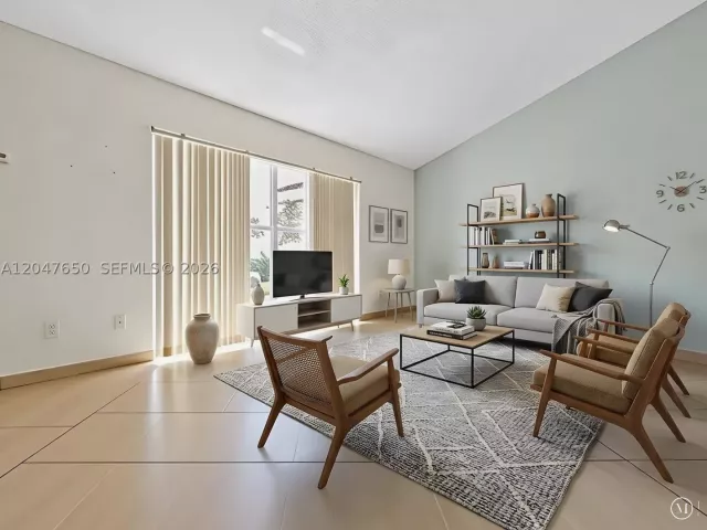 Продажа дома по адресу 16203 NW 8th Dr - фото 8876441