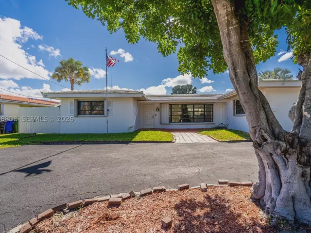 Дом в аренду по адресу 1418 NE 57th Ct 0 - фото 8876547