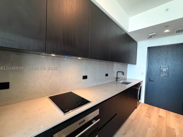 Продажа квартиры #2703B - фото 8878284