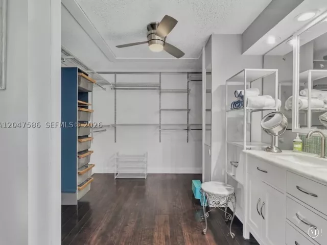 Продажа дома по адресу 4224 SW 148th Pl - фото 8876512