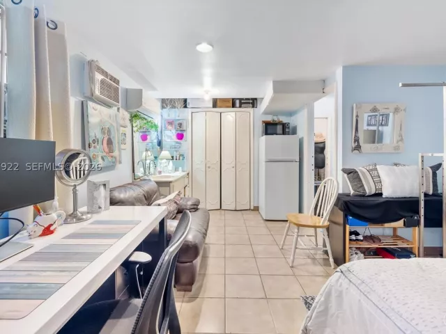 Продажа дома по адресу 5800 SW 20th St - фото 8876483