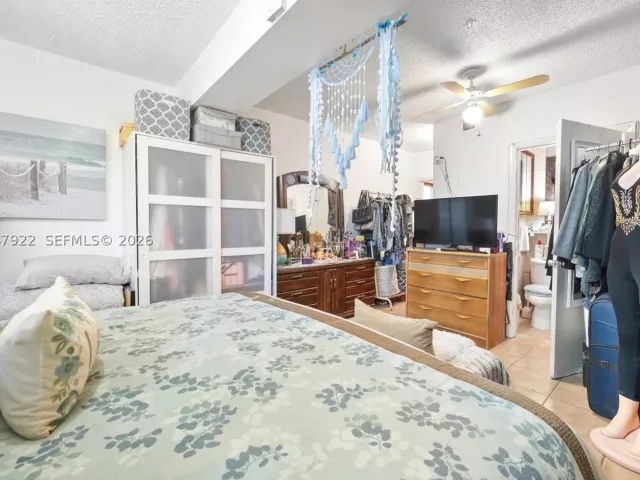 Продажа дома по адресу 5800 SW 20th St - фото 8876486