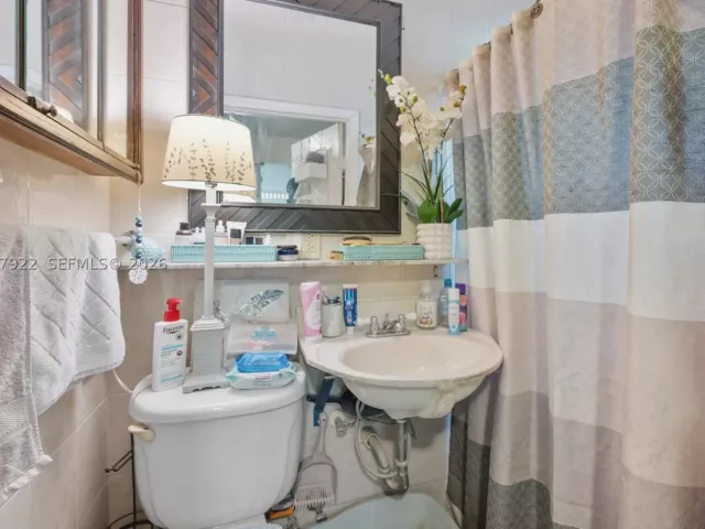 Продажа дома по адресу 5800 SW 20th St - фото 8876487