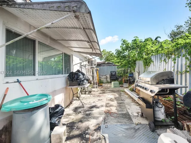 Продажа дома по адресу 5800 SW 20th St - фото 8876490