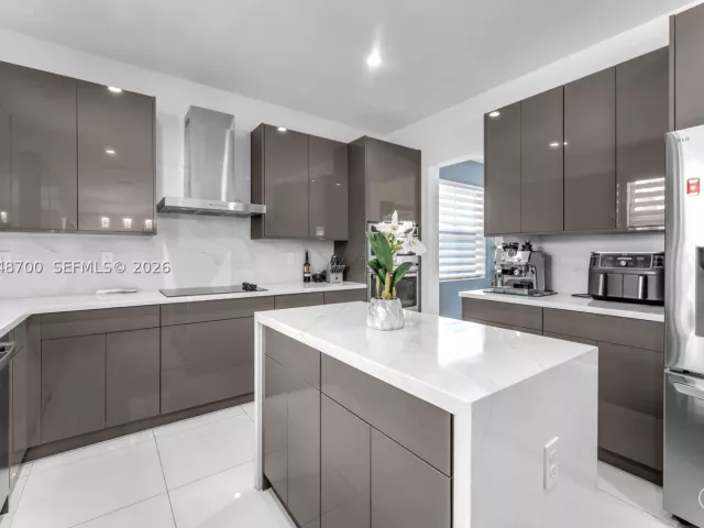 Продажа дома по адресу 1810 SW 144th Ave - фото 8876010