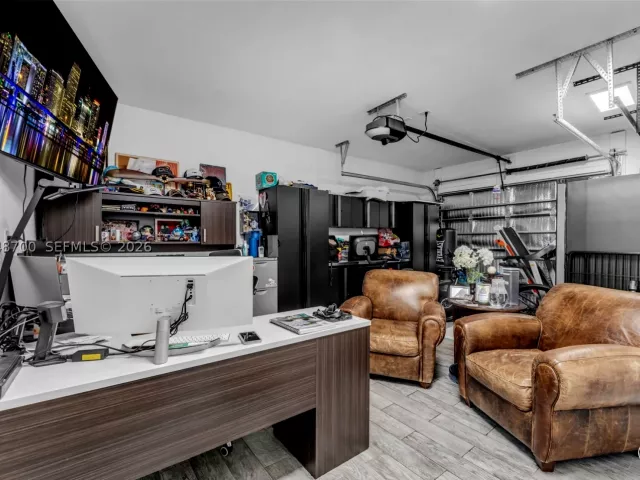 Продажа дома по адресу 1810 SW 144th Ave - фото 8876017