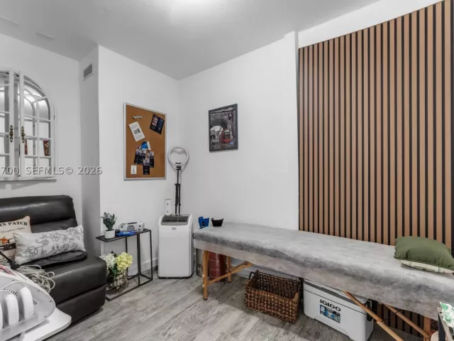 Продажа дома по адресу 1810 SW 144th Ave - фото 8876018